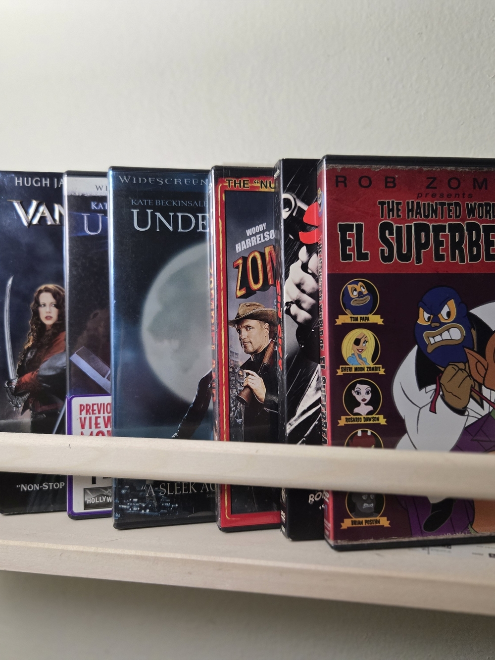 Assorted Vampire/ Horror Movie DVDs - Picture 2 of 2